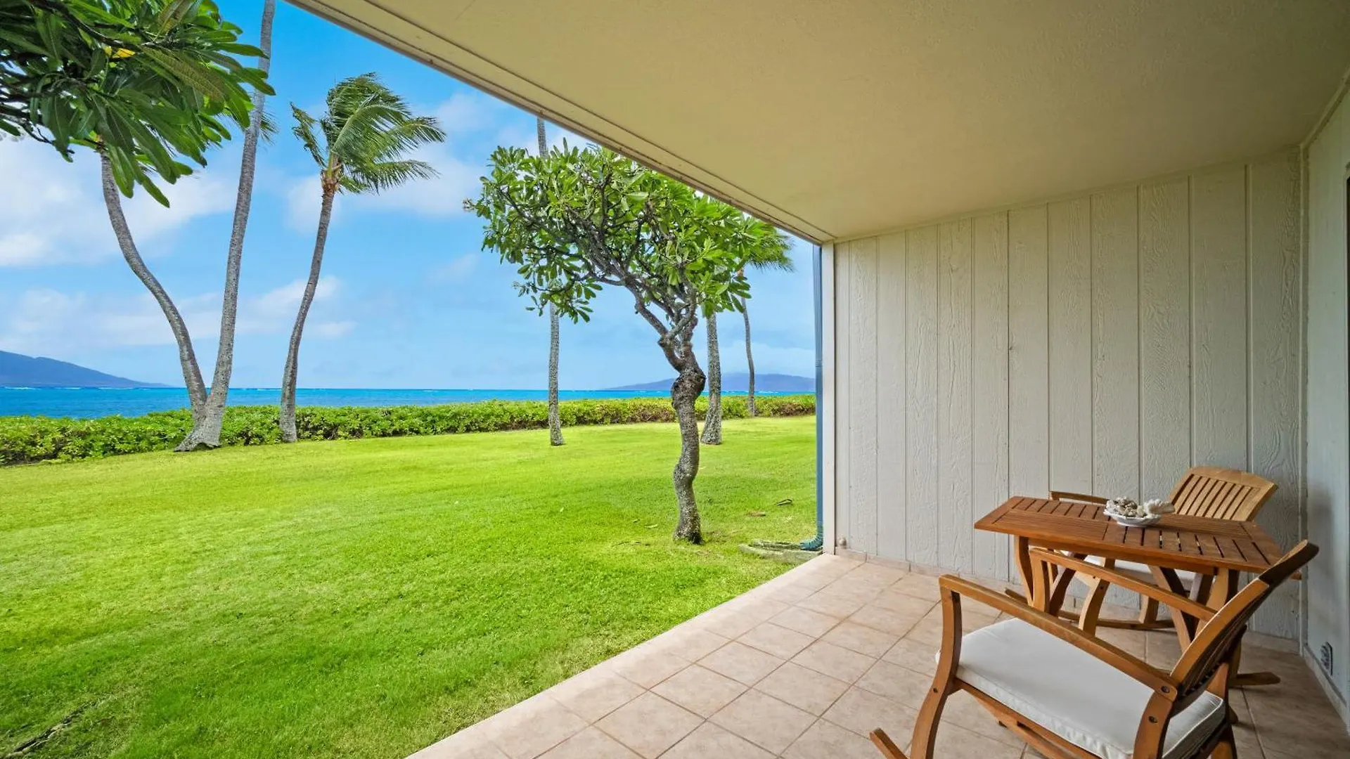 Oceanfront Condo With Pool And Grills In Molokai! Kaunakakai